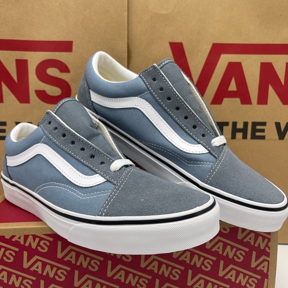 Vans WMNS Old Skool
Color Theory Stormy Weather
VN000D9YRV2 Sneakers s - Picture 2 of 16
